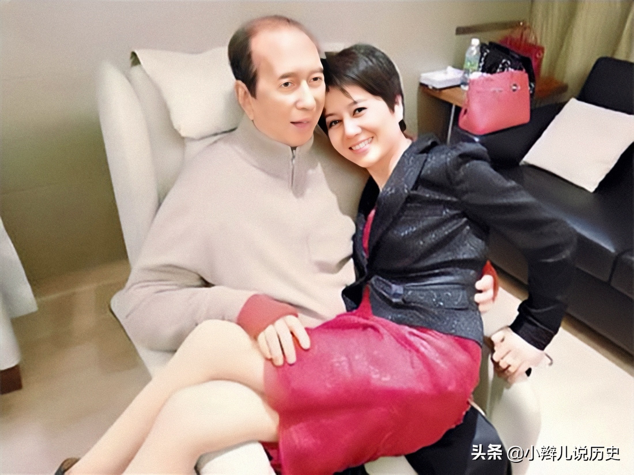 14张老照片回顾何鸿燊一生,90%收入做慈善,图12捐赠圆明园文物