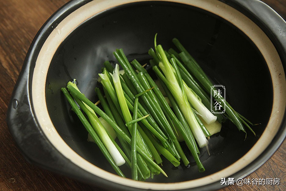 家传20年的红烧肉做法，不放水不加盐，不用炒糖色，简单更好吃