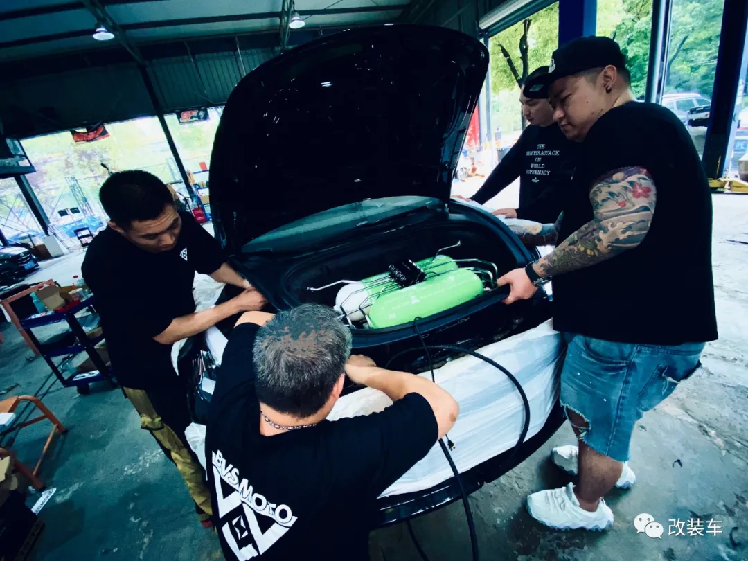 这辆特斯拉Model 3应该刹得住,提车之前刹车改件