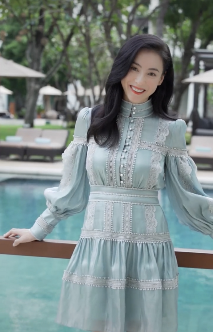 张柏芝最近身材是“反弹”了吗，侧面看似“圆