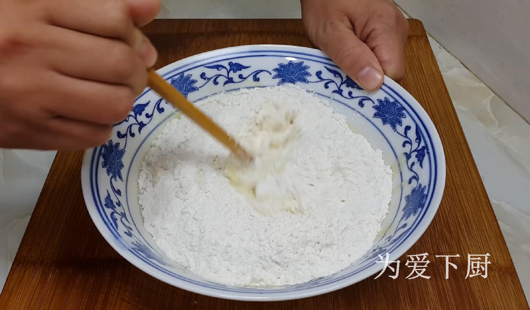 山藥別再煮著吃了，加半斤麵粉，做出創意小油條，學會能開店了