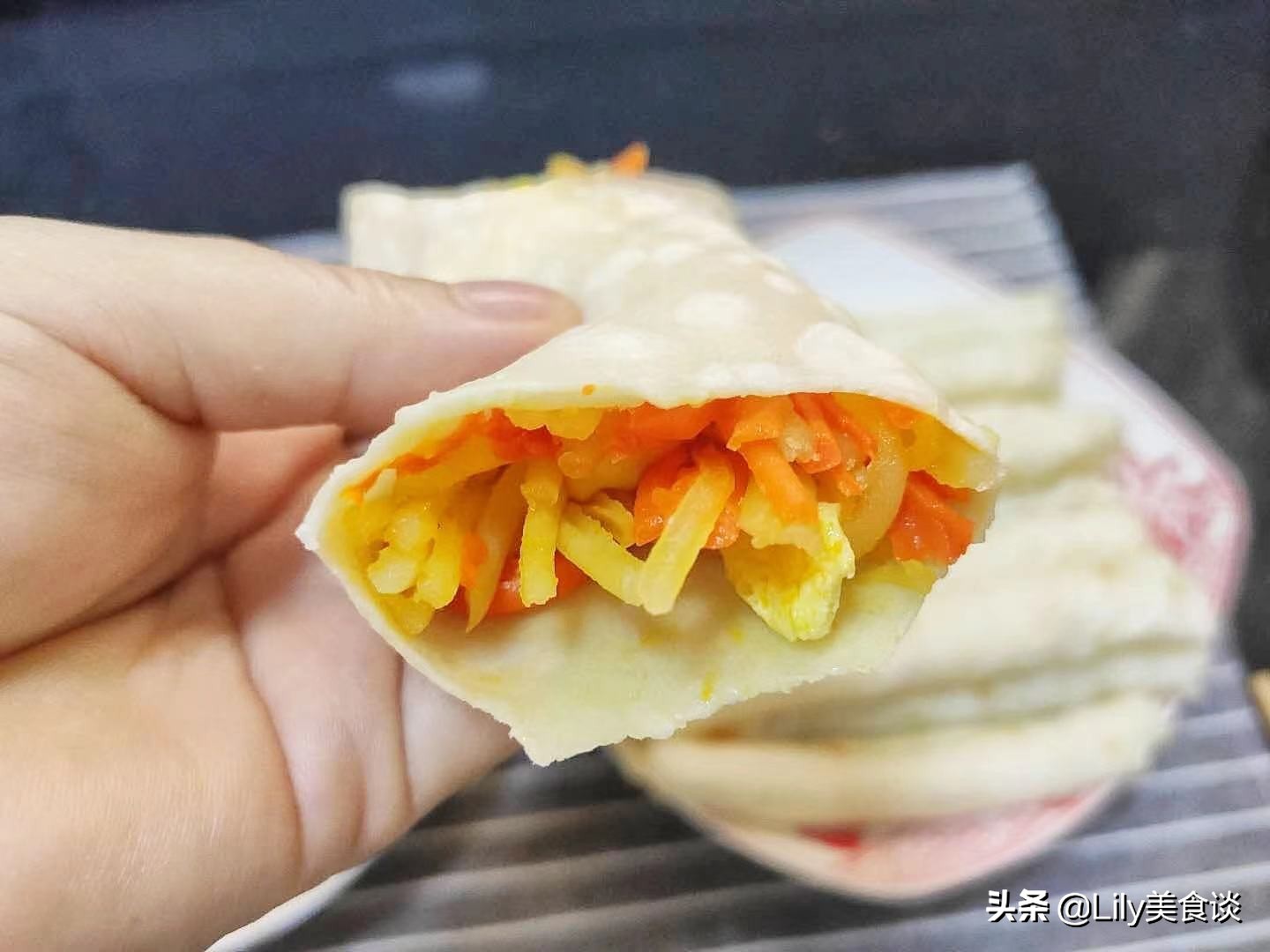 今日立春，這美味平底鍋一烙，卷一卷就上桌，順應節氣，營養好吃