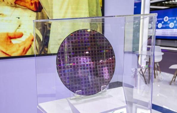 華為芯片已確認，高通也沒想到，任正非不愧是�養狼�專業戶