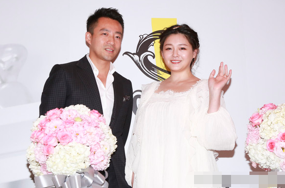 婚不离了！汪小菲主动向大S认错，12个字表明大S原谅了他