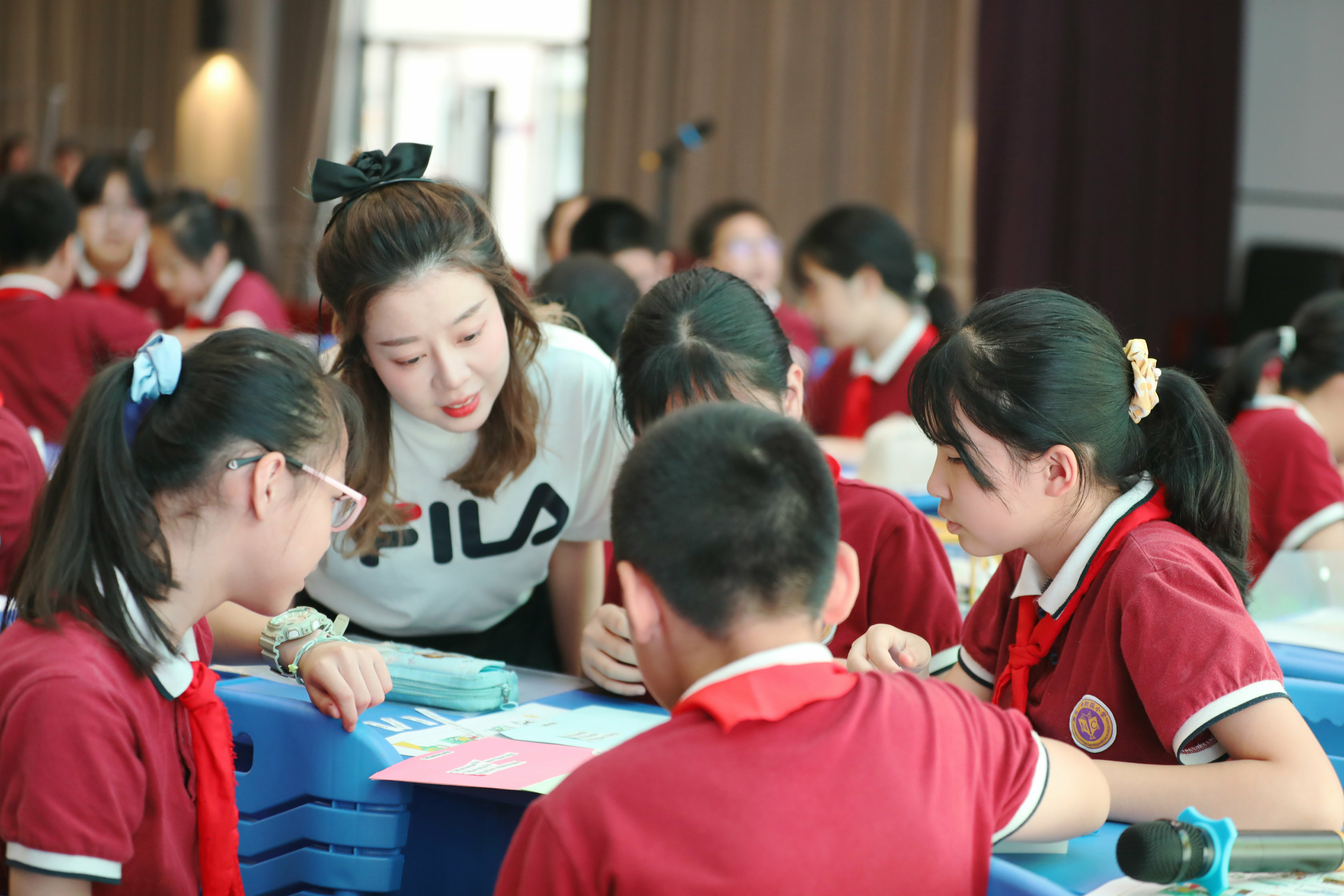 课堂展风采 学习促成长——记棠湖小学英语教师赵珺研讨活动献课