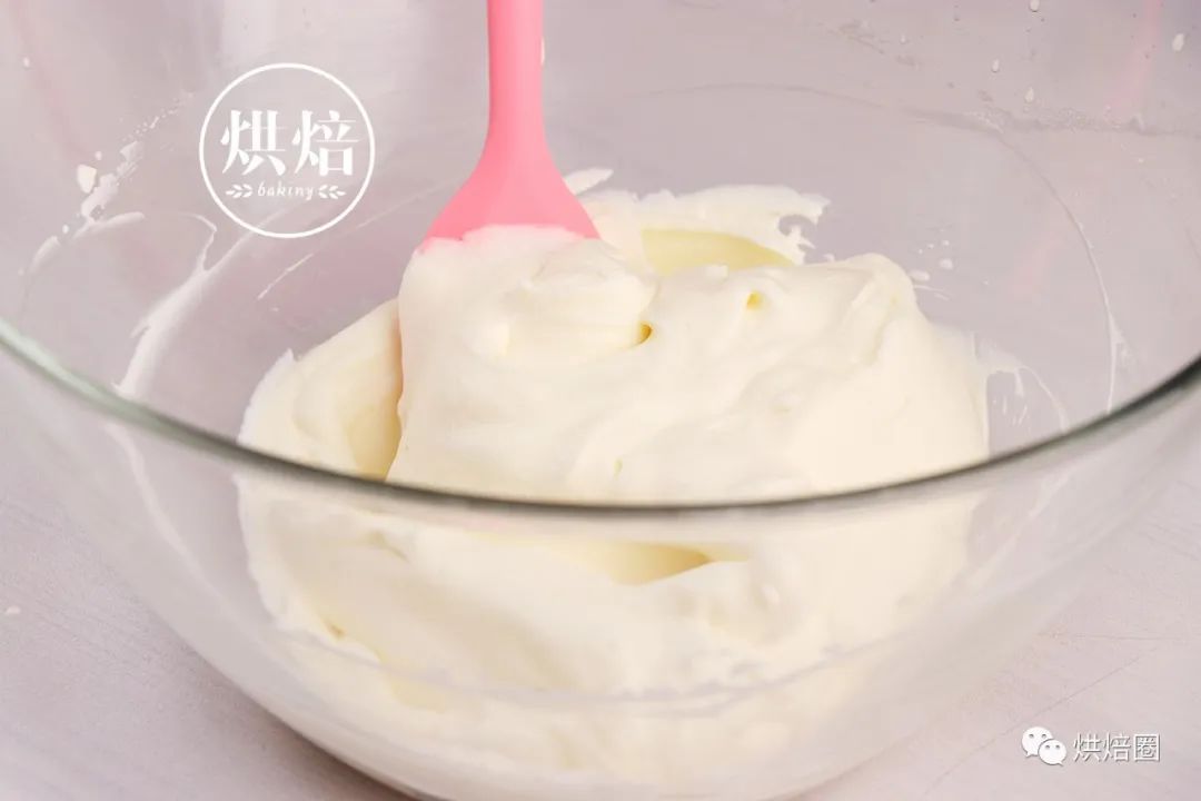 家里小孩最喜欢的酸奶蛋糕砖 夏天吃一点都不腻 冰冰凉 超过瘾
