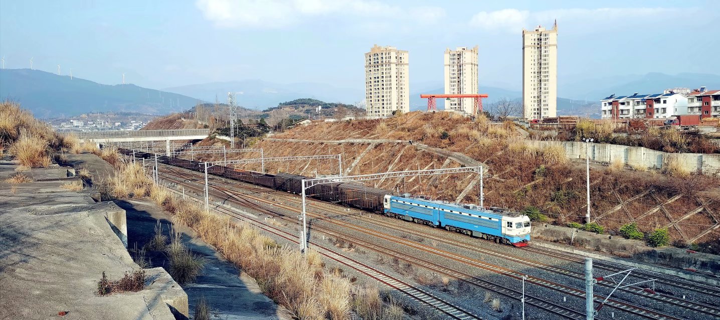 在冬日暖陽下拍火車 陽春飛華 Mdeditor