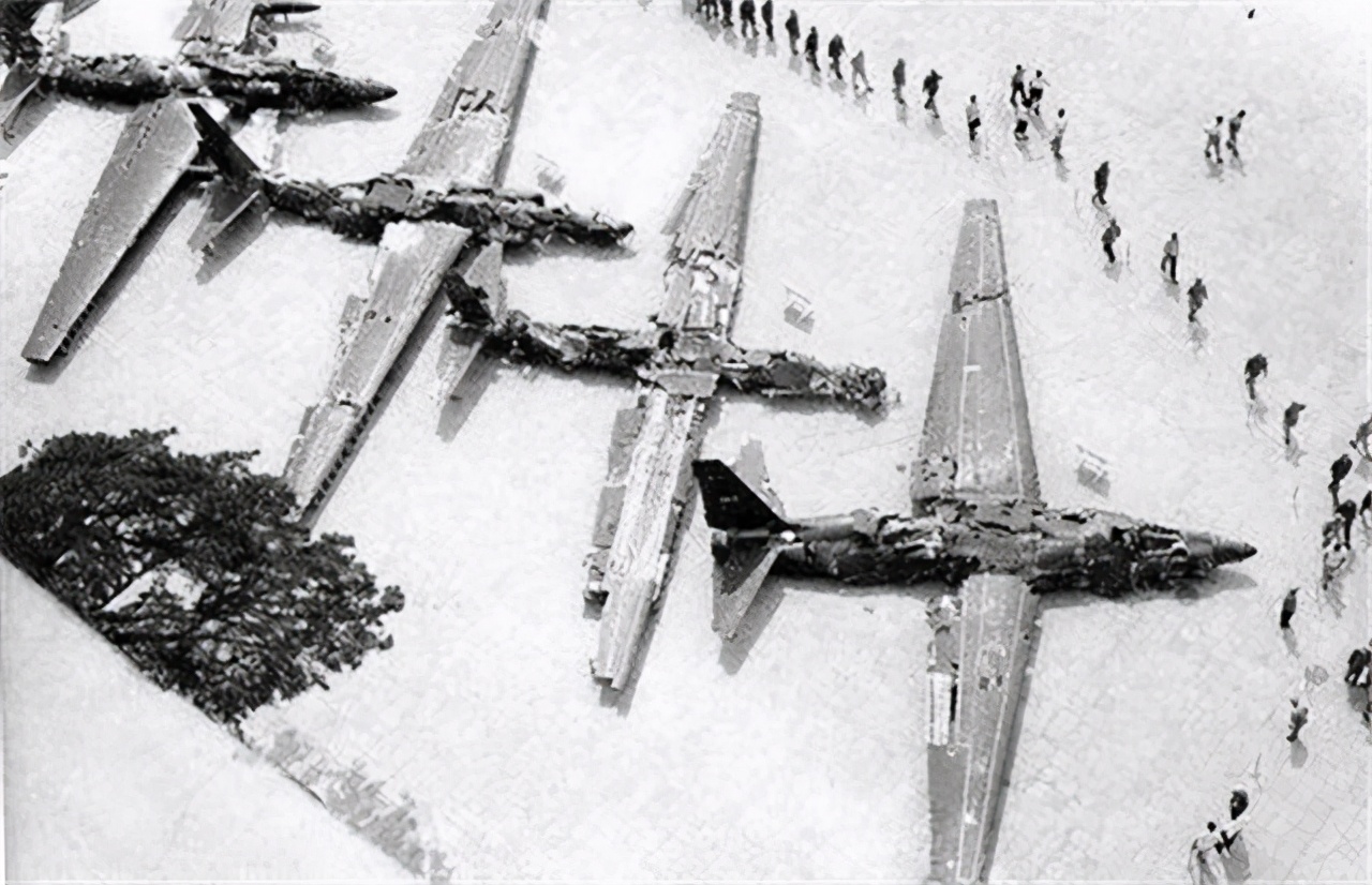 1986�̨꣬��U2����Ա��˼�׽ٻ�ֱ�ɹ��ݣ��������������