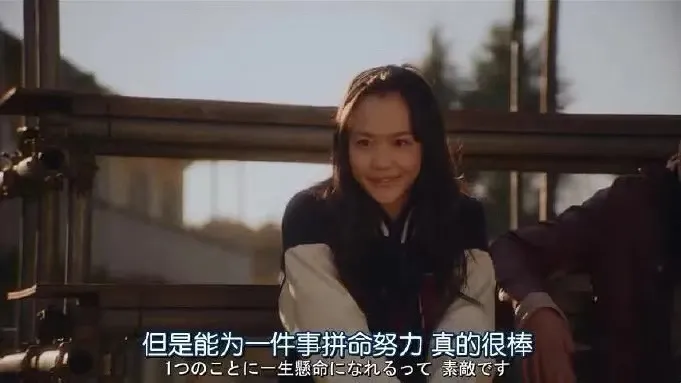 努力变优秀的简短句子(努力比过去的自己优秀)插图2 55句超然励志短句 | 努力只能及格,拼命才会优秀