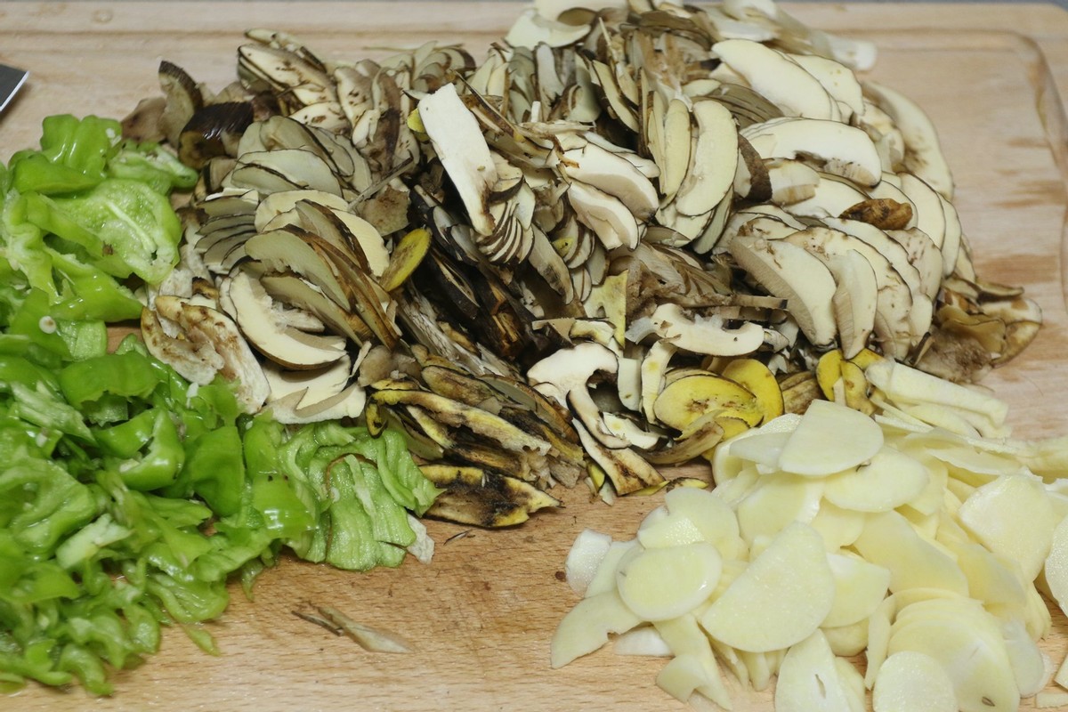 红伞伞遇上厚底锅 九阳晶钻，网友惊呼：不用躺板板