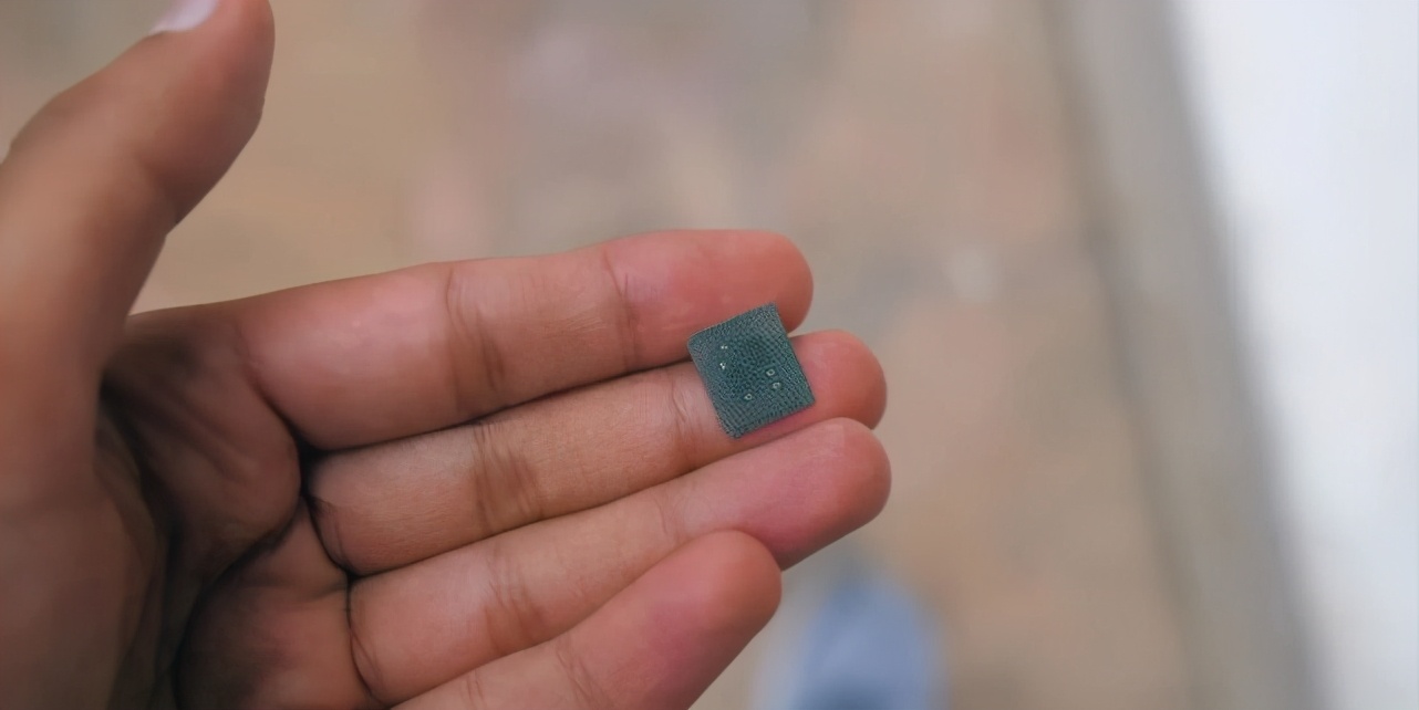 5nm光刻机来之不易，ASML耗时20年，华为芯片困局难解