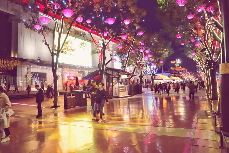 What camera lens falls is big the Tang Dynasty not nocturnal city, xi'an is the most beautiful night scene, come here if suddenly passes through days