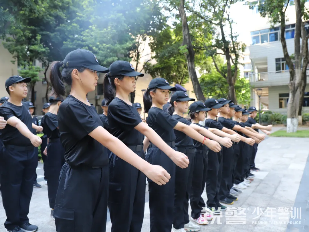 锐警少年警训夏令营：化青春热血为钢铁锋芒