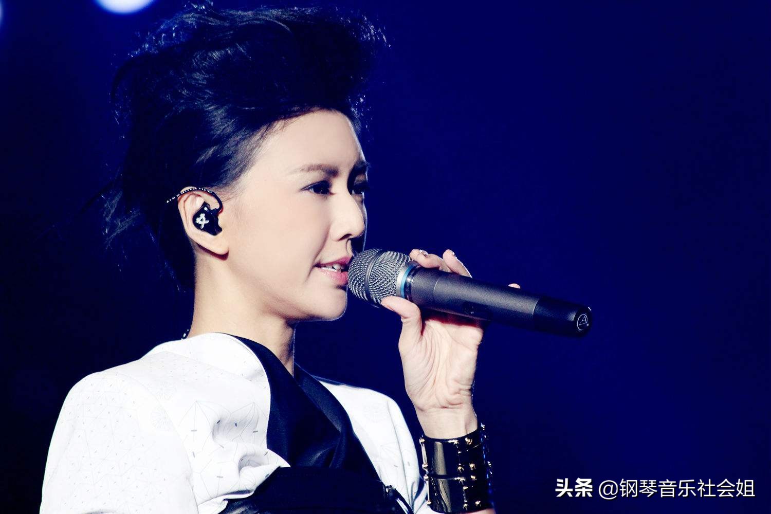 华语乐坛歌手榜单出炉：女歌手榜首一枝独秀，