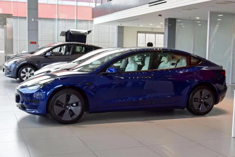 “价格屠夫”Model 3遇劲敌，比亚迪汉连续数月销量破万
