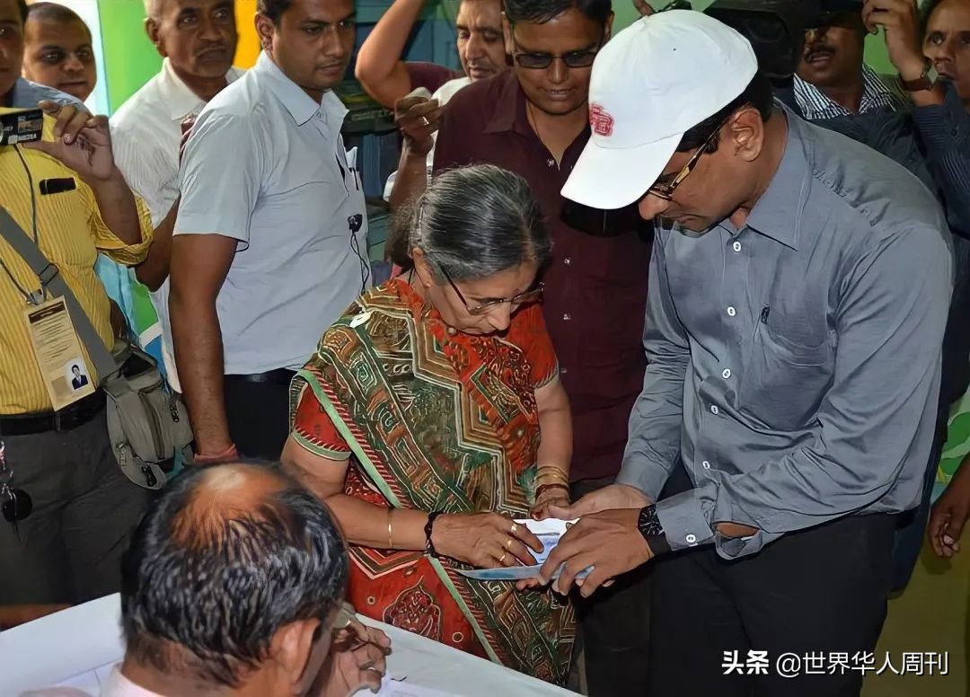 印度第一夫人：17岁嫁给莫迪，他却对外隐瞒了