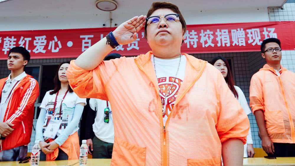 韩红：幼年丧父母亲改嫁，与王菲爱上同一男人，如今穷到令人钦佩