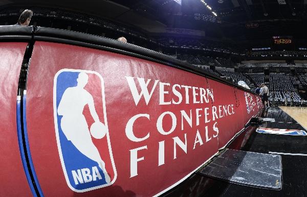 哪些广告商终止nba合作(莫雷“踩雷”，多家企业宣布中止与NBA合作，商业损失超百亿美金)