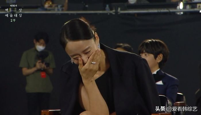 刘在石充满绅士风度的获奖感言中，还揭露了全