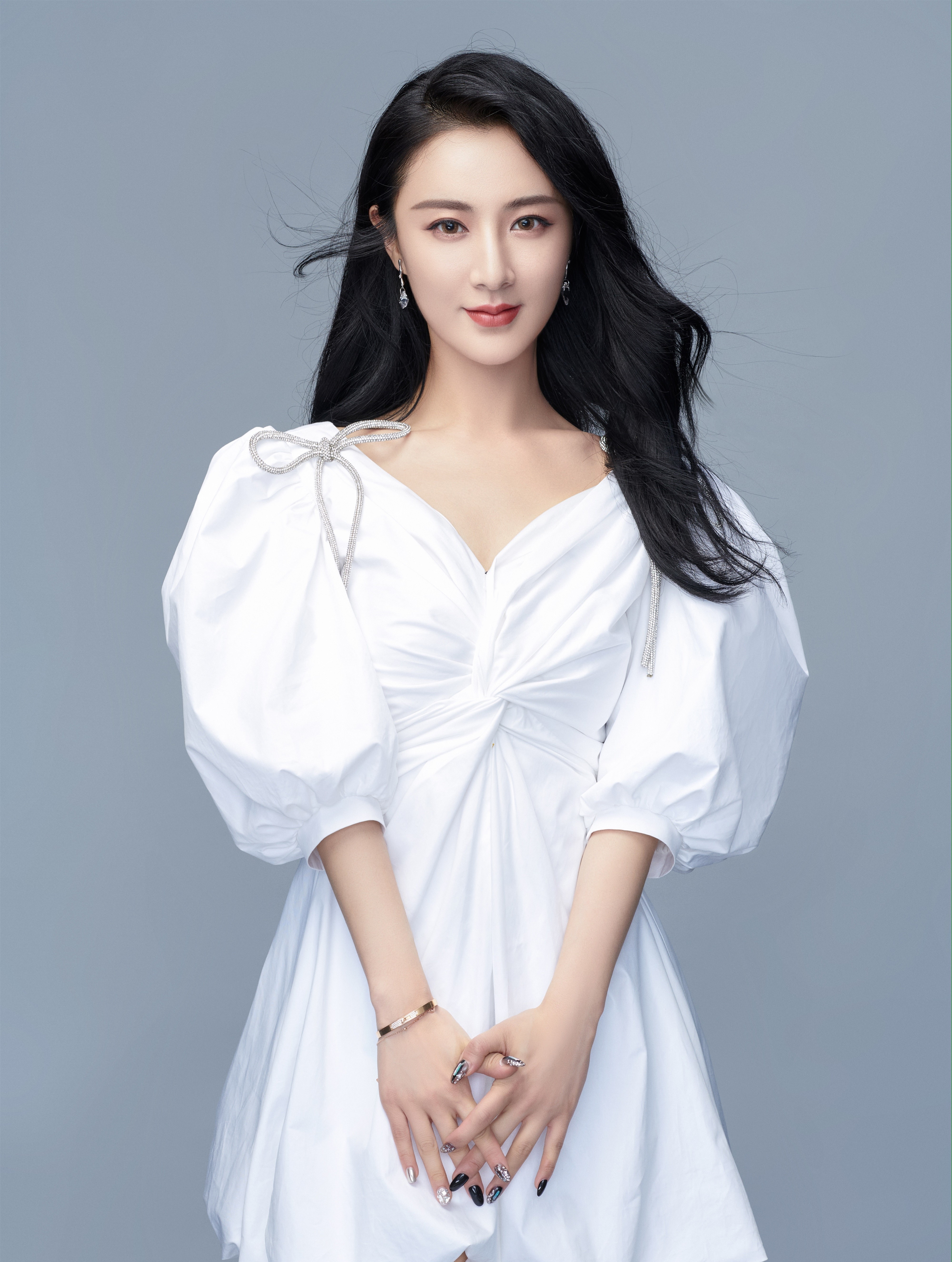 H&amp;M辱华事件持续发酵，半个娱乐圈发文力挺新