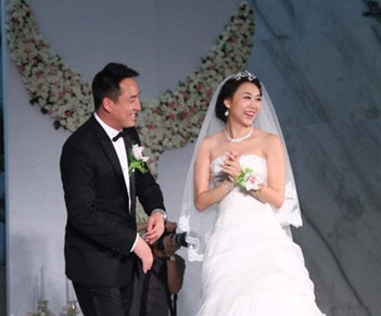 濮存昕嫁女儿，不收彩礼还倒贴50万，现实版凤凰