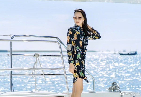 巨星赵文卓晒娃，儿子体商随爸爸，女儿年花80万留学也超优秀