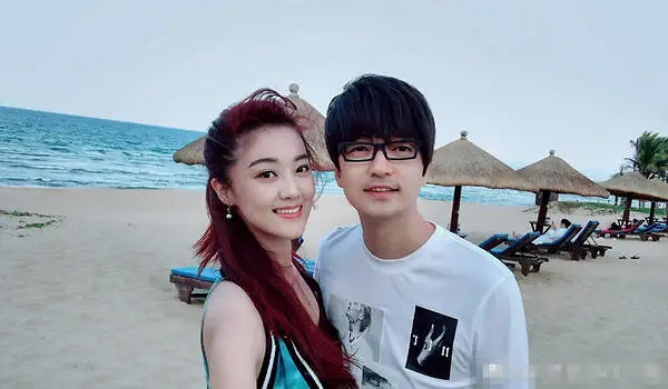 凤凰传奇的接班人，一场车祸从兄妹变成夫妻，