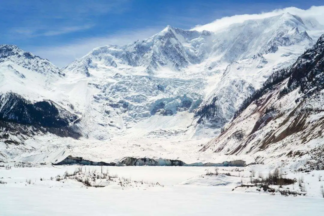 Walk through 318 secrets once and experience the beauty of more than Switzerland + New Zealand
