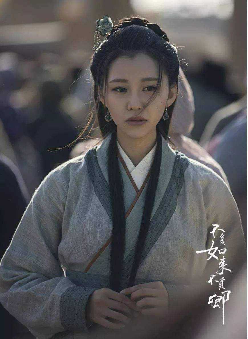 她是上戏校花，从模特到演员，主演多部热剧都