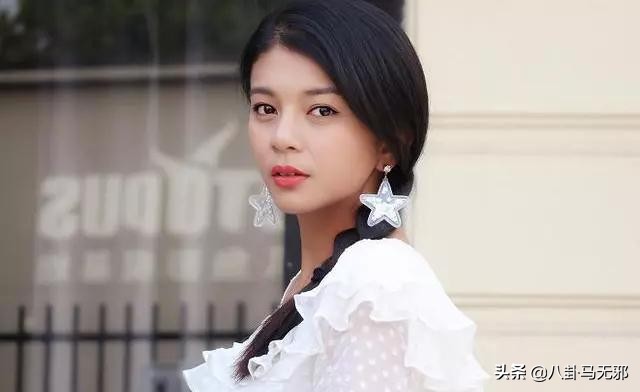 酷似欧阳娜娜，曾被肖战言语攻击！9年后大度回