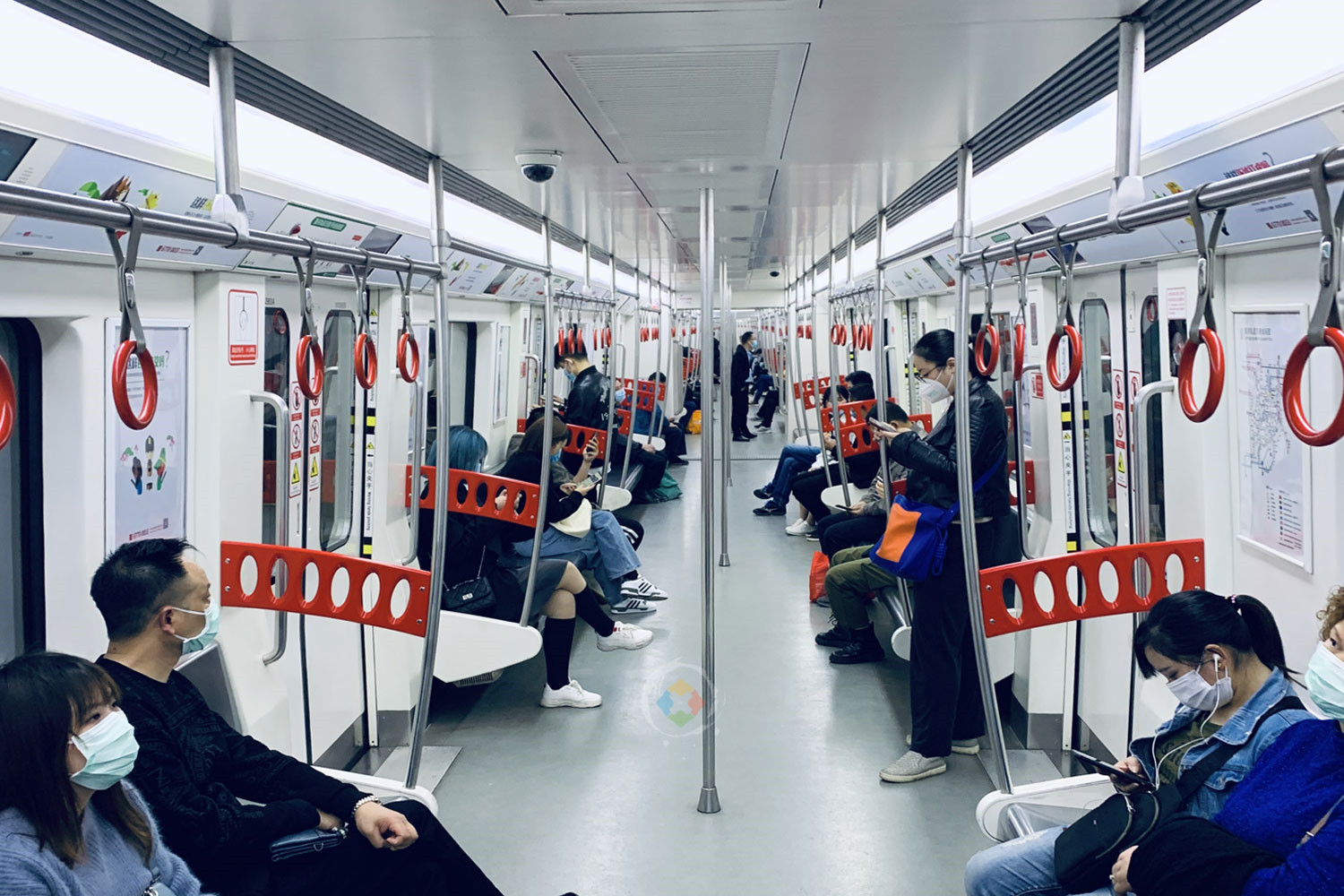 “轻轨”毁坏重庆形象？15年过去了，官方终于下定决心改成单轨