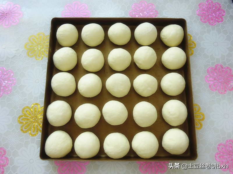 我家面包从来不买，用这个方法做，面包暄软醇香，久放不硬