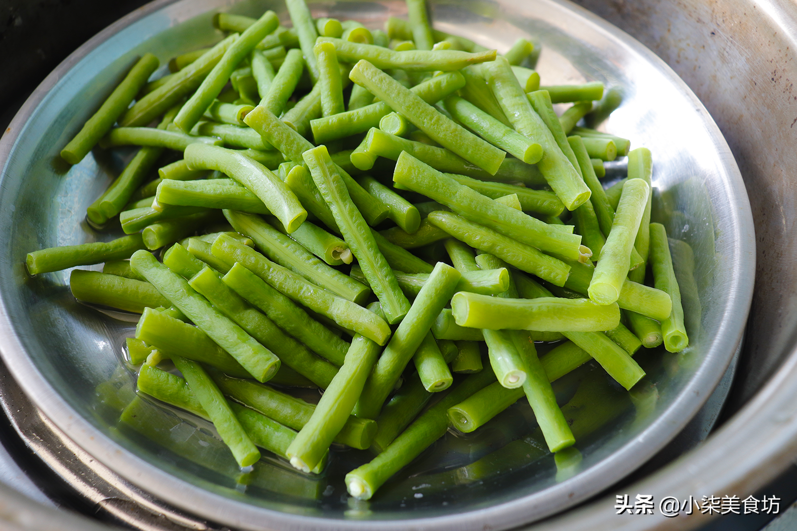 炒豆角時，切記不要直接下鍋炒，多加2步，鮮嫩入味，營養又下飯