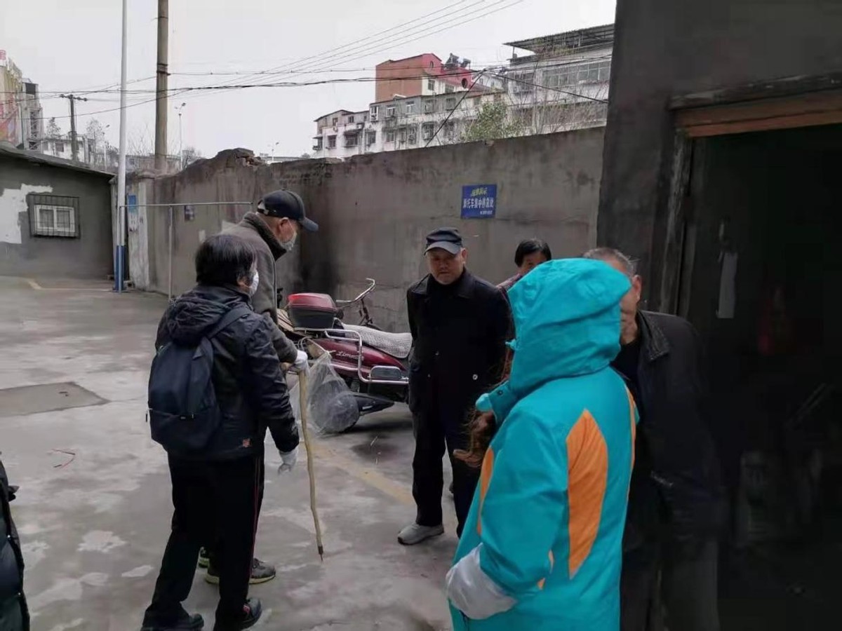 湖北老舊小區改造：十堰市這位退伍老兵帶頭拆違助改造
