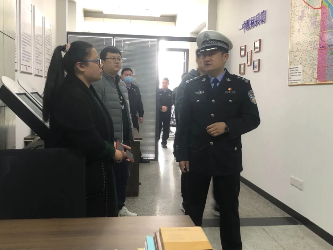 向党和人民报告——临沂交警铁骑大队举办警营开放日活动