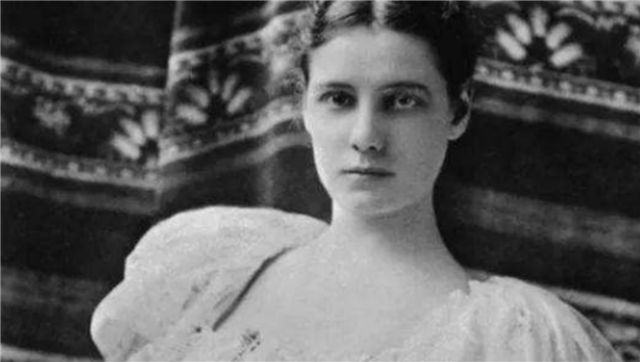 美国女记者装疯混入精神病院，遭受10日折磨，获救后已失去笑容