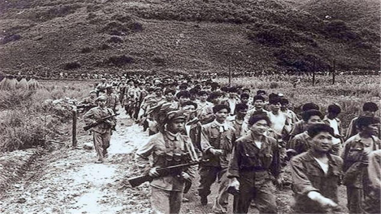 他是志愿军被俘最高将领，回国后下放到农场，真相大白后让人敬佩