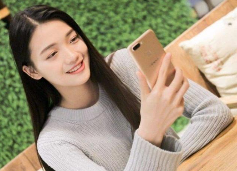 手机为啥经常弹出“系统更新”？内行人：不能