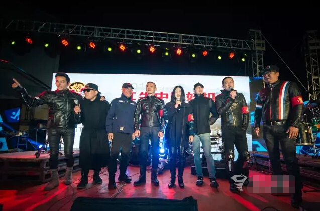 负债四千万又如何？李亚鹏的豪华人脉圈，连杨