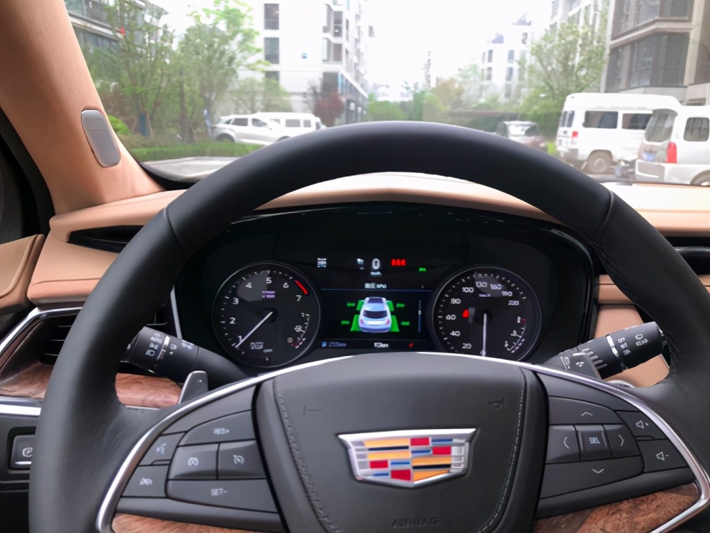 凯迪拉克XT5-48V轻混车型试驾体验