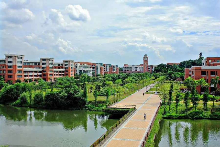 985名校解析——中山大学