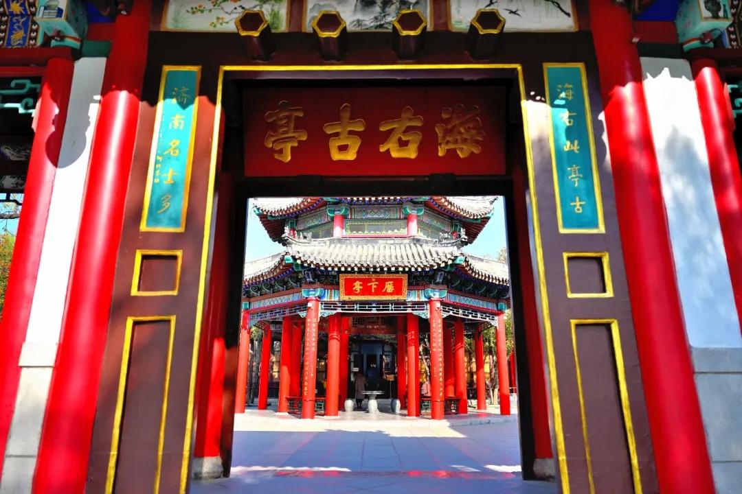 導(dǎo)游帶您深度游，濟(jì)南大明湖吸引人的，不僅僅是風(fēng)景