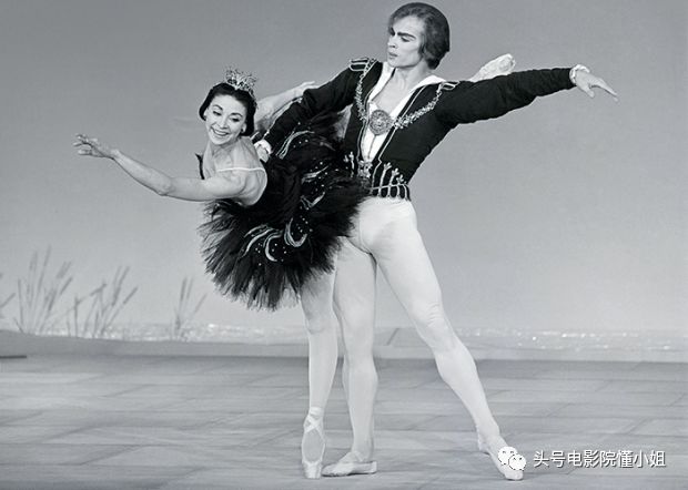23岁叛逃，55岁死于艾滋病，传奇芭蕾舞大师的人生被拍成电影