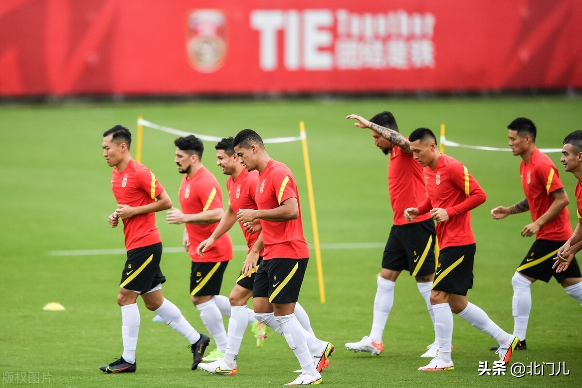 国足9位“淘汰”国脚曝光：绝对主力突然弃用，李铁也是不舍