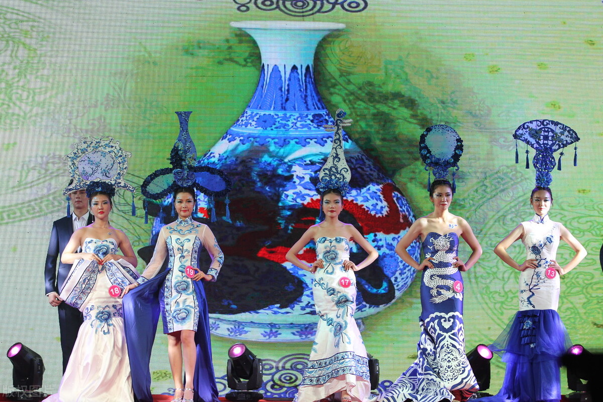 不知道韬光养晦的曹髦，谈论创业难还是中兴难