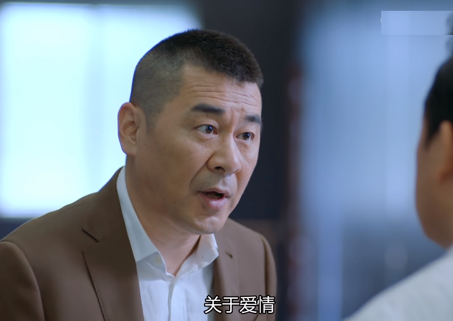 40+男星搭档年轻女星演戏：李晨勉强能看，陆毅