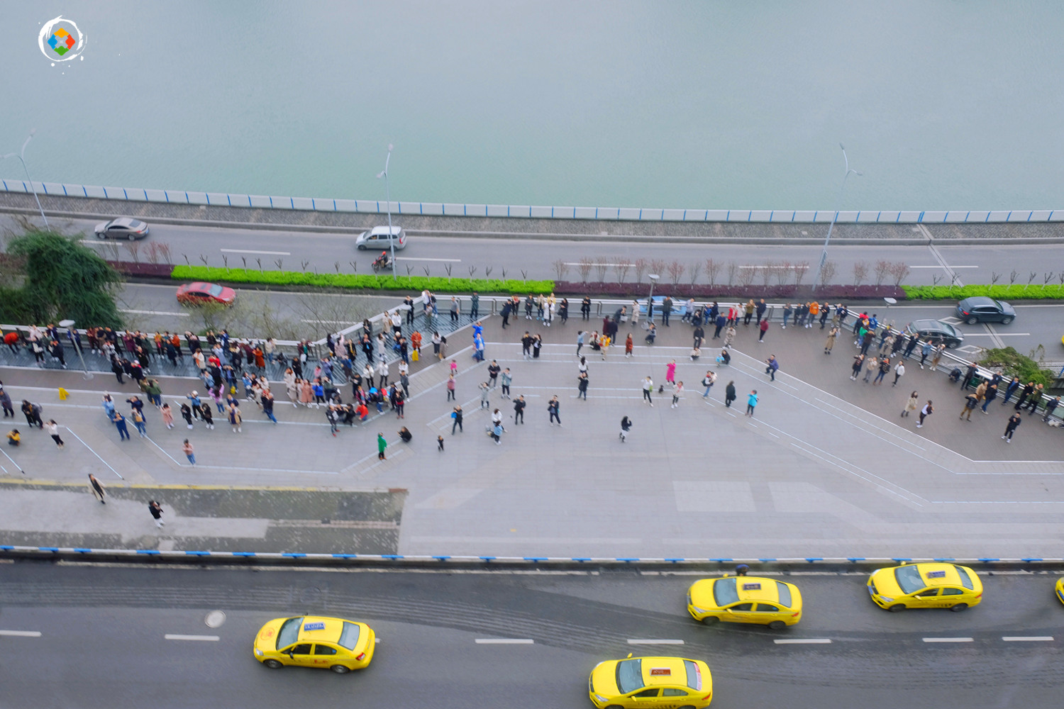重庆独此一家，把轨道车站打造成旅游景点，来看李子坝的发家史