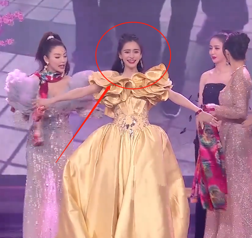 六大女星拍土味合照，杨颖倪妮活泼抢C位，唐嫣杨幂却避嫌明显