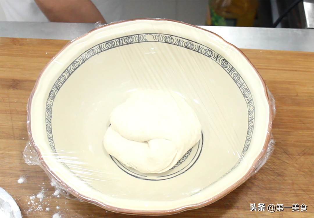 图片[6]-家庭版上海生煎包 厨师长教你如何制作 外焦里嫩 一锅不够吃-起舞食谱网
