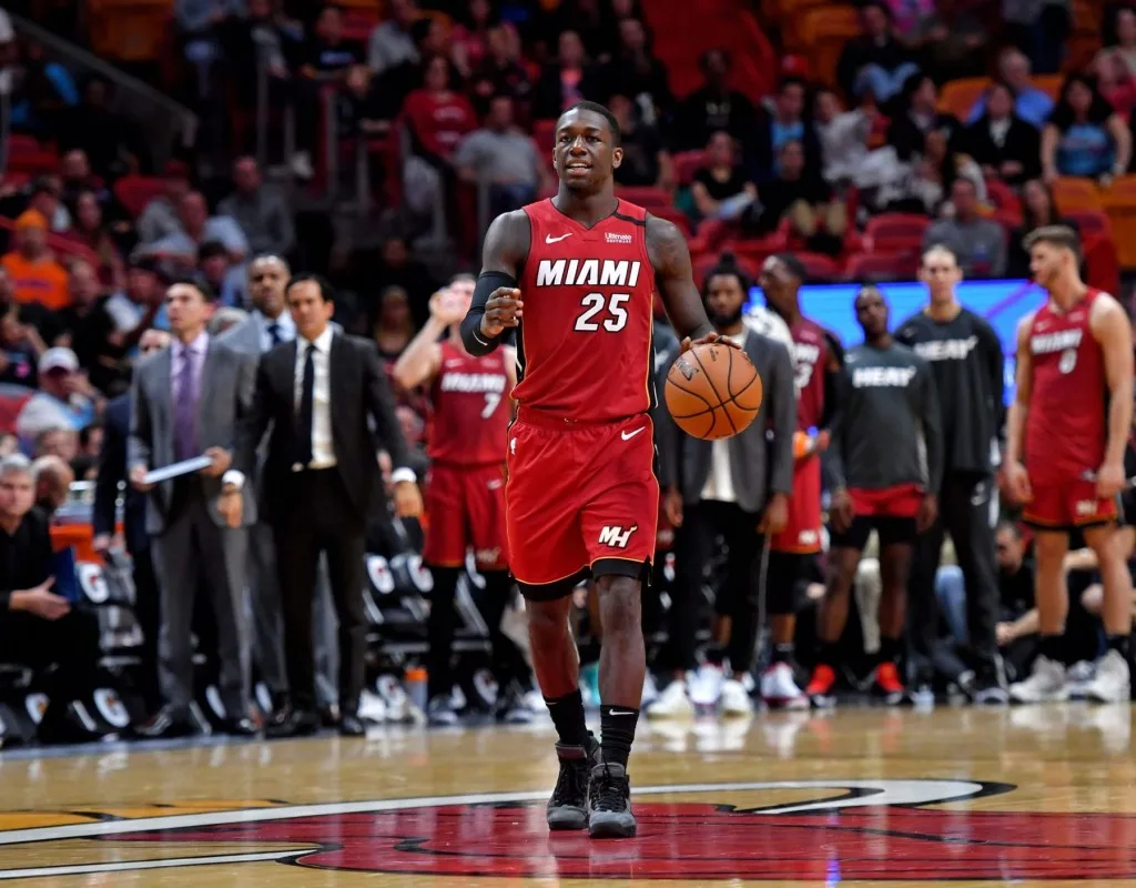 第二天NBA自由球员交易评分：库里值得2.15亿合同 湖人成最大赢家